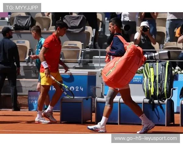 阿尔卡拉斯在网球赛场逆转德约科维奇夺冠